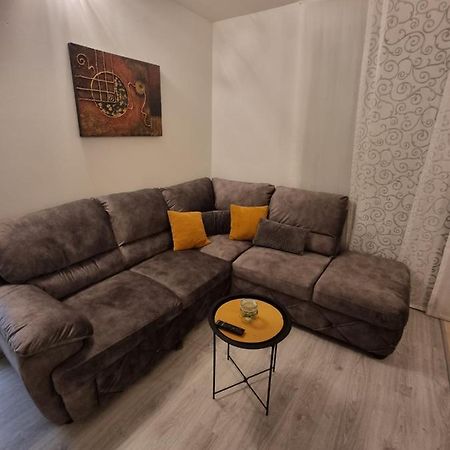 شقة Apartman Dana سبليت المظهر الخارجي الصورة